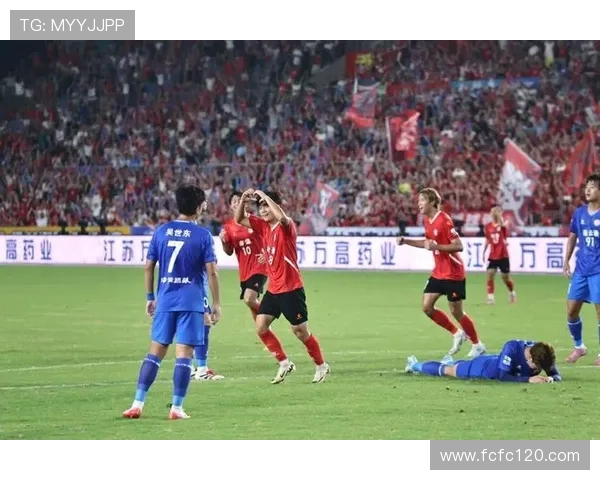 江苏省体育局负责人宣布苏超冠军将颁发奖杯并设立前三名奖金激励 江苏省体育局负责人宣布苏超冠军将颁发奖杯并设立前三名奖金激励