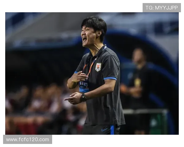 李霄鹏坦言球队士气受挫全力迎战海港誓以拼搏精神争取宝贵积分 李霄鹏坦言球队士气受挫全力迎战海港誓以拼搏精神争取宝贵积分