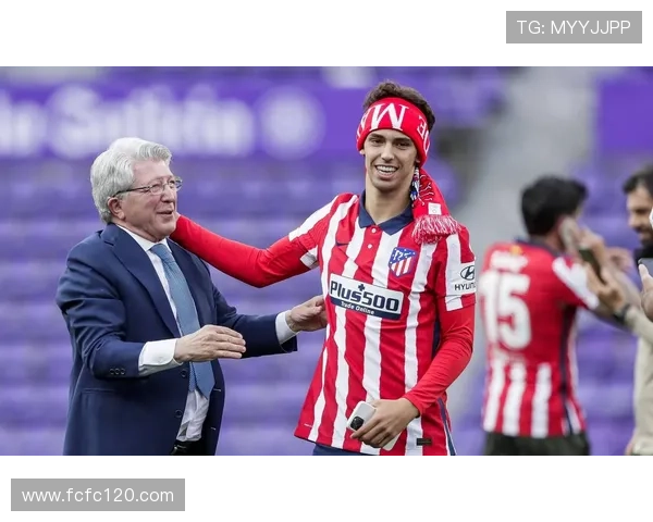 马竞球员穿特别版球衣训练助力宣传乳腺癌防治公益行动 马竞球员穿特别版球衣训练助力宣传乳腺癌防治公益行动